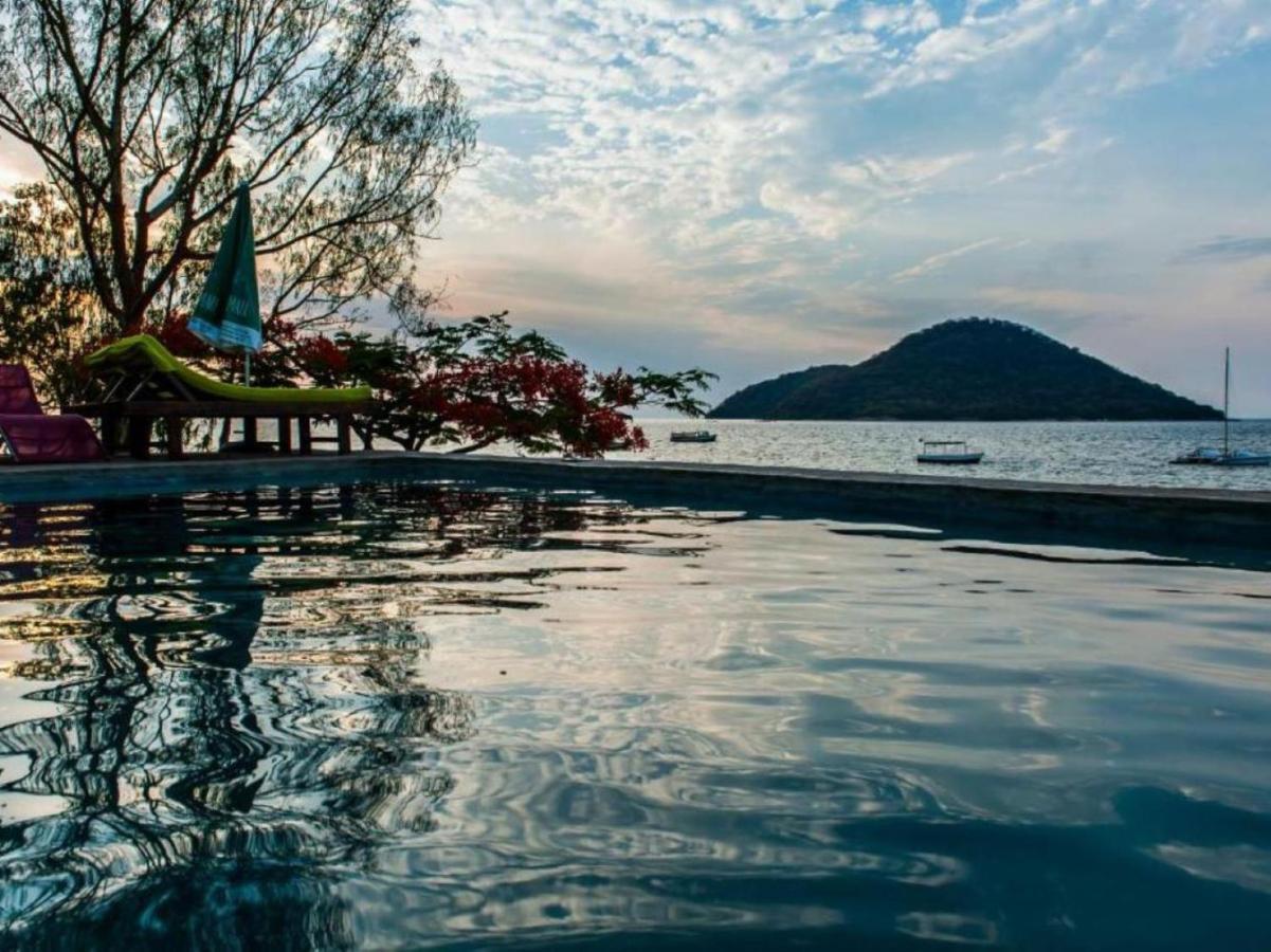 Thumbi View Lodge Cape Maclear Екстер'єр фото