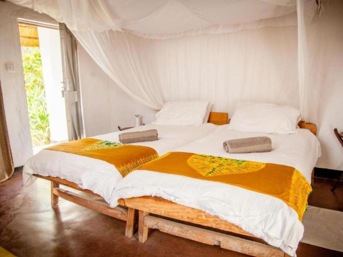 Thumbi View Lodge Cape Maclear Номер фото